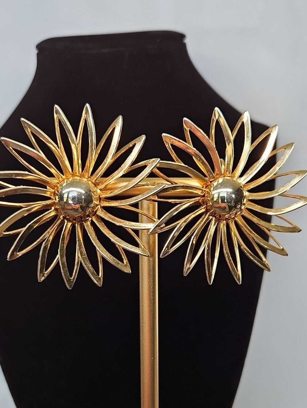 Sarah Coventry Radiant Gold Sunburst Floral Clip-on Earrings